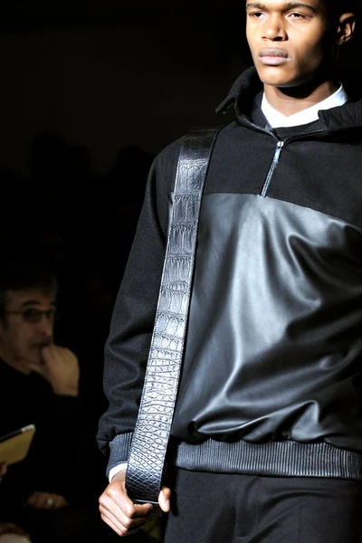 Look 12